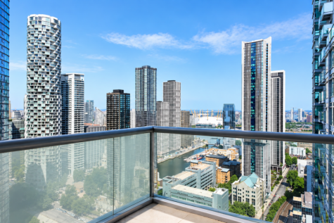 Exceptional 35th Floor Residence with Panoramic L
