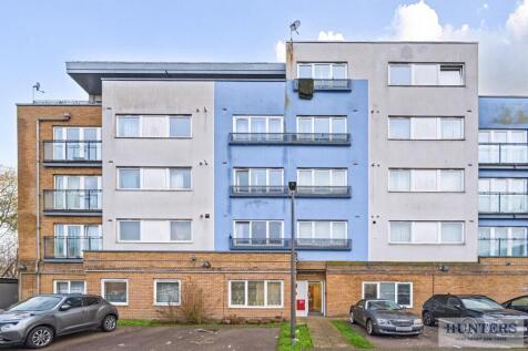 London, SE28 - property photo