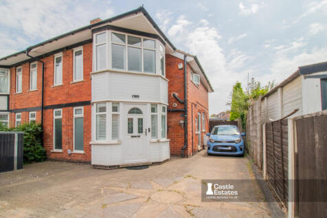 Three bedroom Semi-Detached house for sale