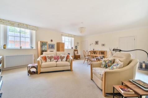 Sitting / Dining Room