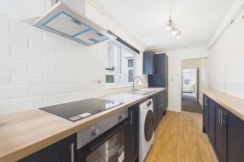 CAM03062G0-PR0259-STILL008
