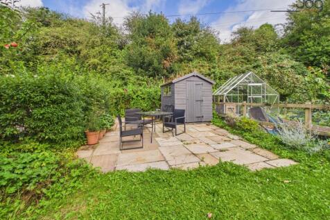 2nd part of the rear garden