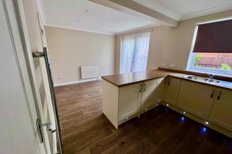 Walnut Walk, Polegate, East Sussex, BN26 photo 5