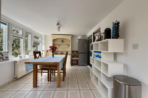 Palmer Road, Whitnash, Leamington Spa photo 4