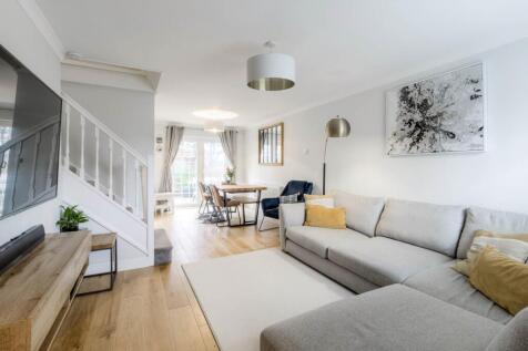 Newport Pagnell, MK16 - property photo