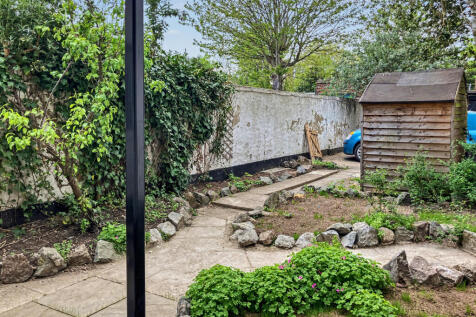 10.GARDEN.JPG