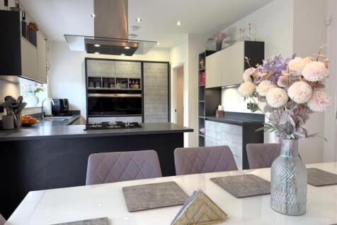 Impressive Dining Kitchen 284