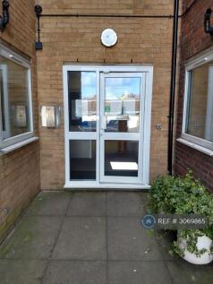 Frobisher Court, Cheam, Sutton, SM2 photo 4