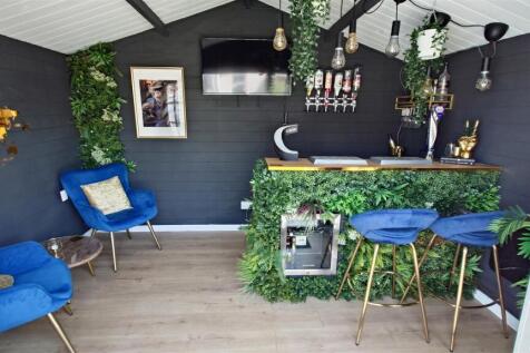 GARDEN bAR