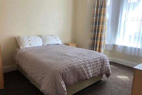 1-bed house on Albert Road, Poole, Dorset, BH12 2BX, £575/mo