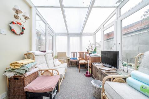 Living Area/Conservatory