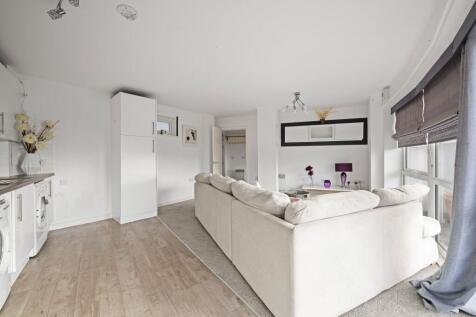 Living Room/Kitchen