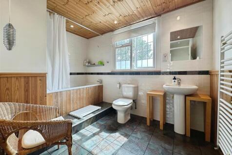 5b8cfe93--49B5-8B85-681C8DF4E1B3-29810-000027C0BE4