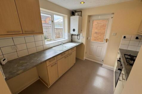 Harvester Way, Crowland photo 3