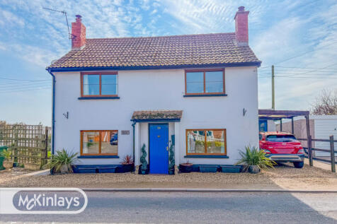 Beautifully Modernised 1800s Detached Home with C