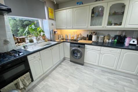 KITCHEN 1.jpg