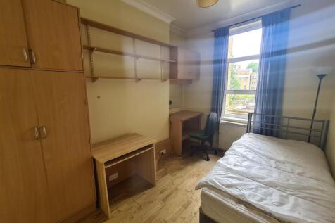bedroom 4.jpg