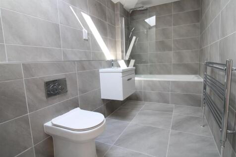 Bathroom (Alto ID: 195654445)