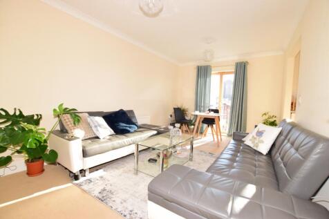 Barnes Mews Bishopric RH12 photo 4