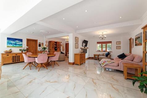 Kitchen/Breakfast/Family Room