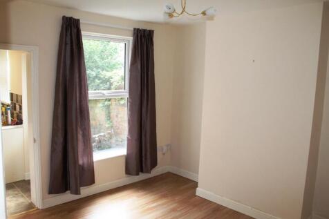 Louise Road, Northampton, NN1 photo 3