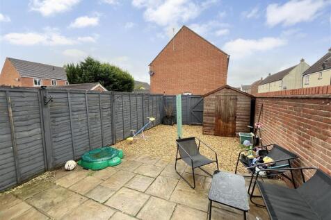 Rear Patio Garden