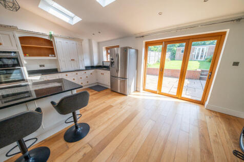 Hillside Avenue, Widley photo 3