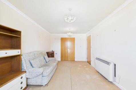 CAM02313G0-PR0099-STILL008