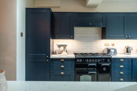 Glasllwch Crescent-22