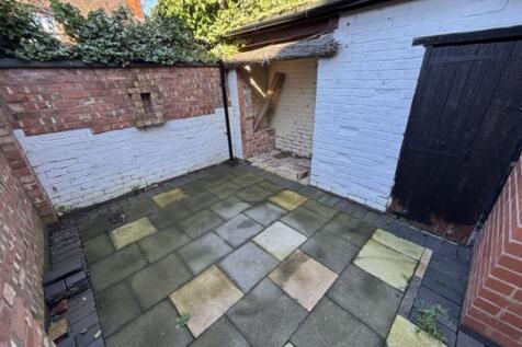 Enclosed Rear Yard