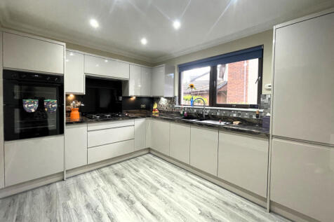 Kitchen a.JPG