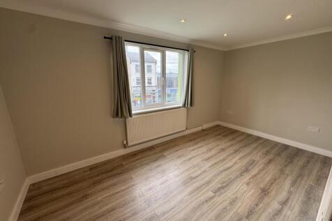 1 Bedroom 1st Floor Flat