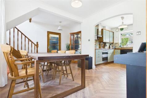 Kitchen / Dining