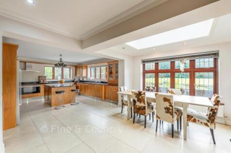 Kitchen Dining Area