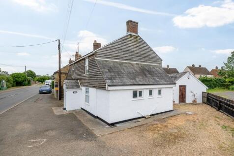 260601 - 6 The Green, Great Staughton - 03