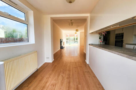 IMG-20240618-WA00...