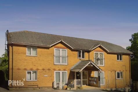 2-bed flat on Nelson Drive Cowes PO31, £775/mo