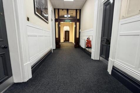 Office to rent Image 3