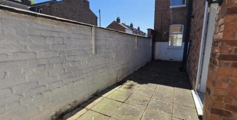 Rear Courtyard Garden