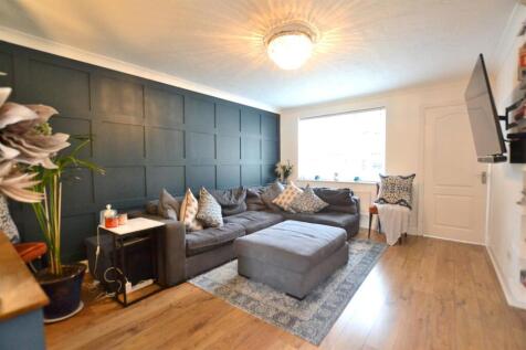Living Room 1.JPG