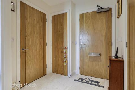 16 Entrance Hall.JPG