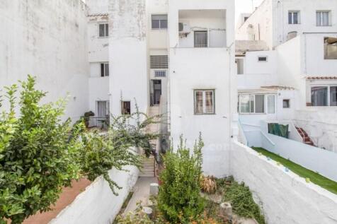 House with garden in the historic centre of Mahón