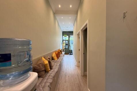 WhatsApp Image 2025-05-29 at 17.45.58 (2).jpeg