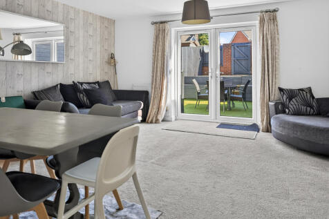 Sitting/Dining Room