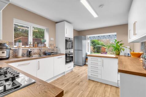 kitchen1.jpg