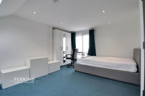 BEDROOM.jpg