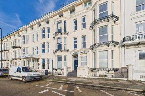 1-bed flat on Carlton Court, South Parade, £800/mo