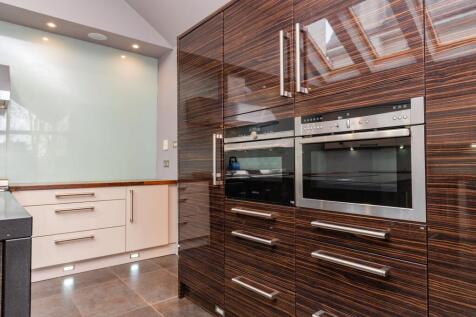 4 bed, 3 bath Detached in Glasgow - Photo 40