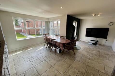 Open Plan Kitchen/Diner/Sitting Room