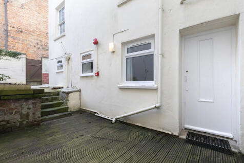 Flat 2, Eaton Hou...